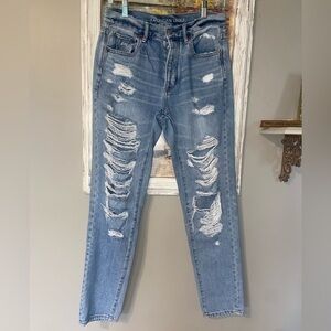 American Eagle Hi-Rise Girlfriend Destroyed Jeans Sz 4 Lt Wash